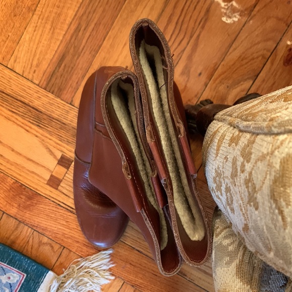 Vintage leather & shearling boots - Picture 4 of 4